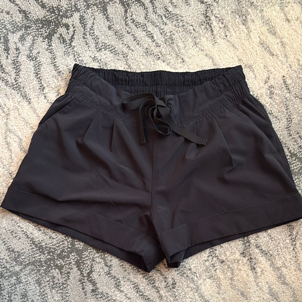 Lululemon Athletica Black Athletic Shorts SZ 4